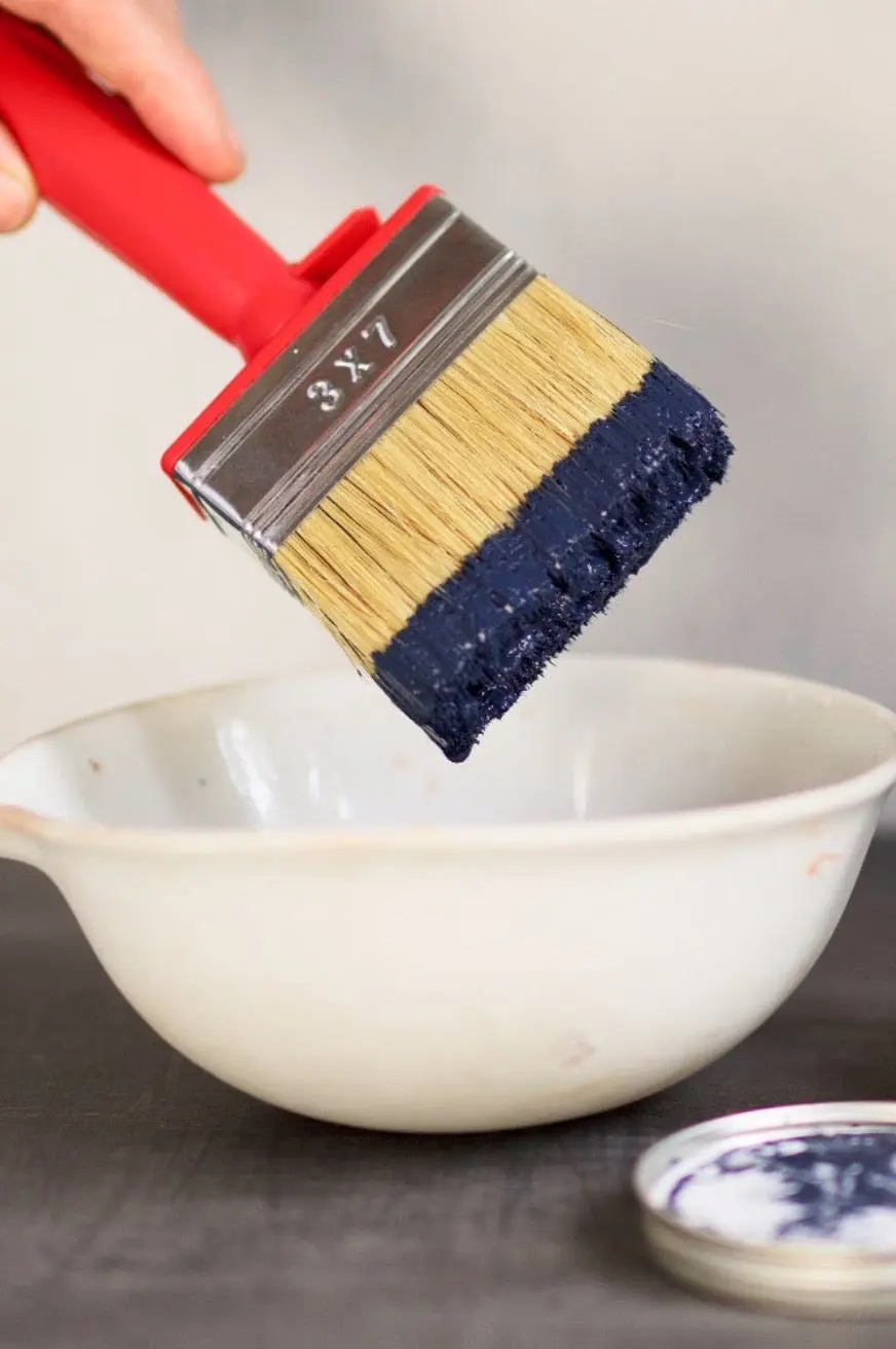 Paint-Brush-Small-02S-Bauwerk-Colour-Red-Handle